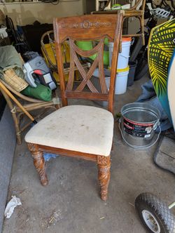 4  Beautiful Oak Chairs 