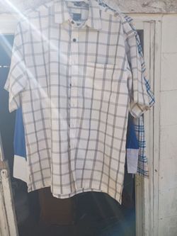 A Nice Men's Plaid Short Sleeve Top Button Down Top
