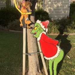 THE GRINCH YELLING AT MAX CHRISTMAS Lawn Art