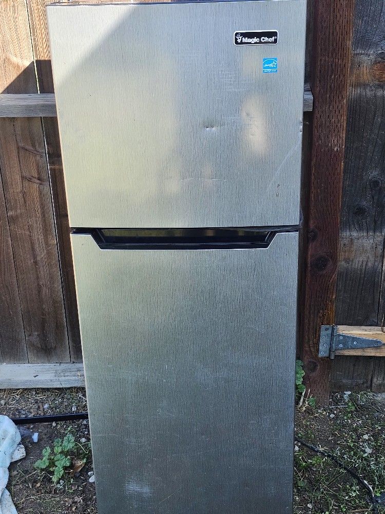 Magic Chef Mini Fridge