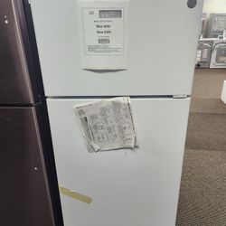 16.6 cu. ft. Top Freezer
Refrigeraton in White
ENERGY STAR