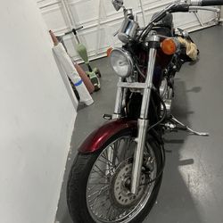 1988 HONDA VT600C. SHADOW