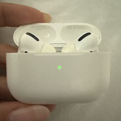 AirPods Pro (1st Gen) – Great Condition, Original Box + All Accessories
