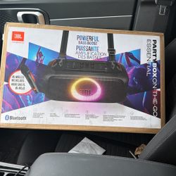Jbl Powerful Bass Boost Party Box On The Go Essential