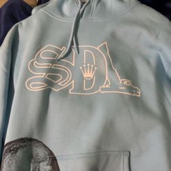 Sdl hoodie Size L Never Worn 60$