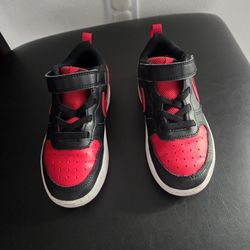 Toddler Nike sneakers size 10
