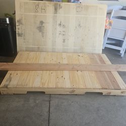 FREE...GRATIS..pallet..wood..3pcs