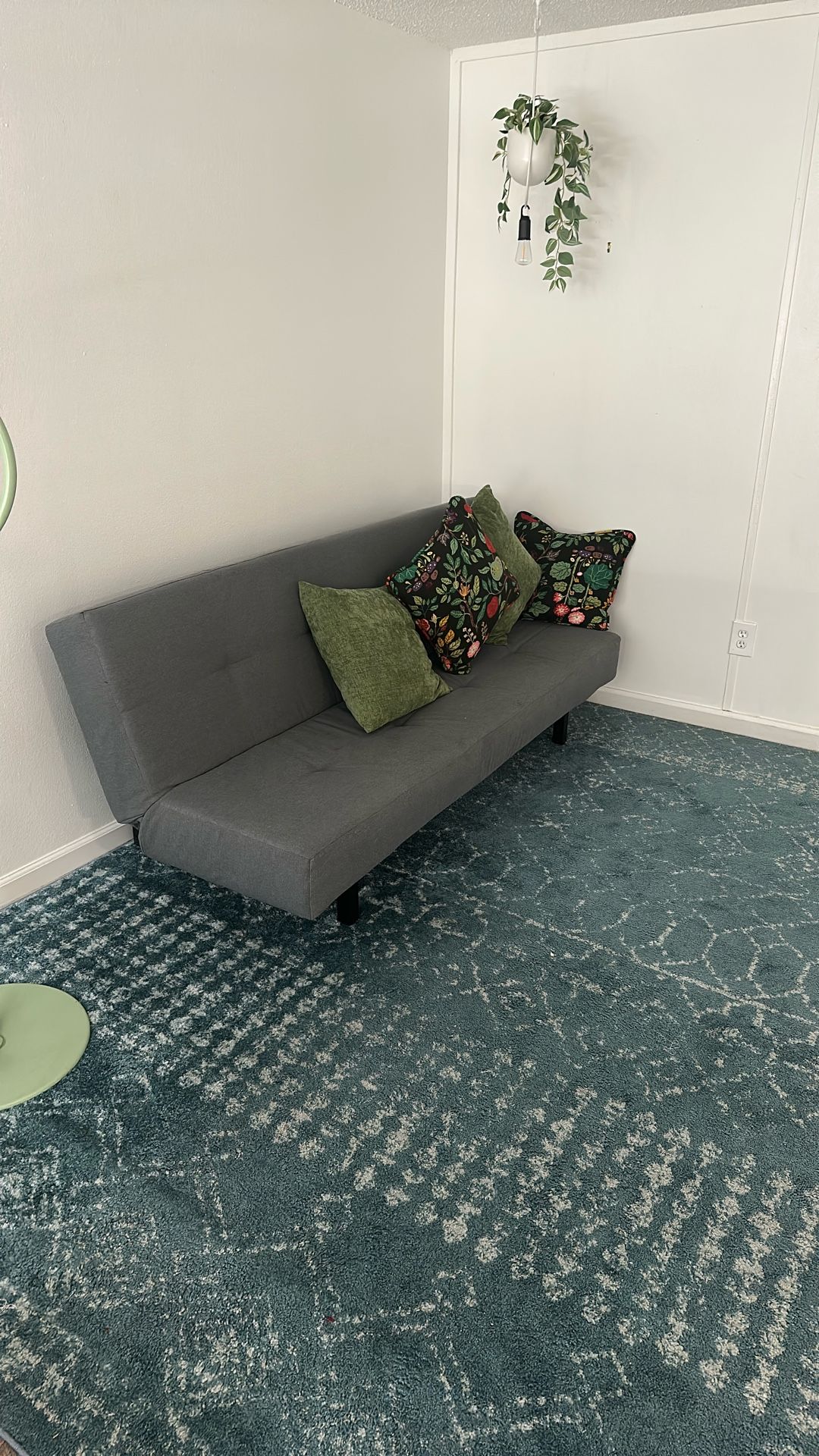Foldable ottoman/couch