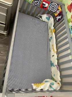 Baby crib / toddler  bed.