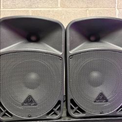 2 Behringer PA speakers