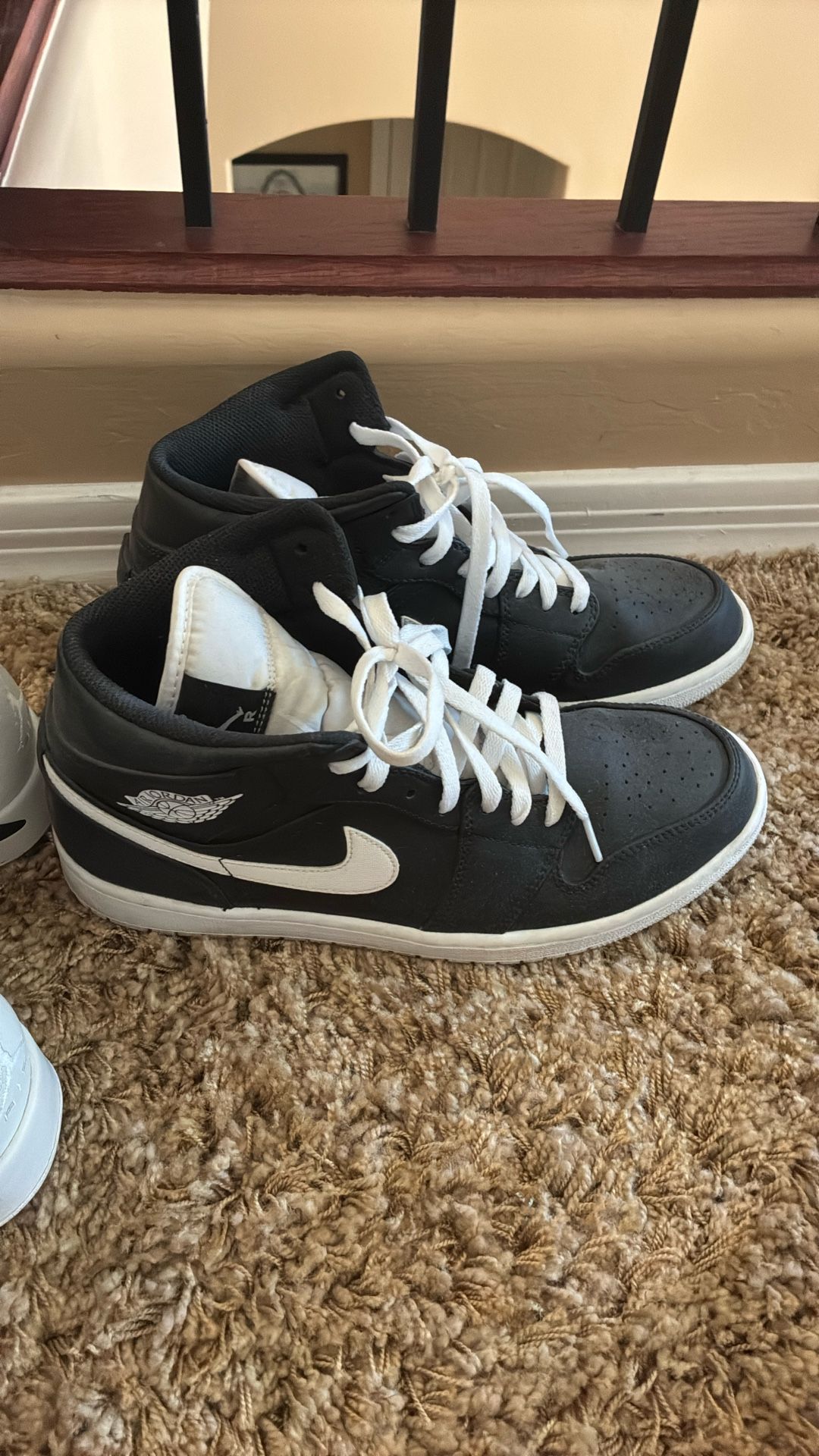 Jordan 1 Retro Black And White