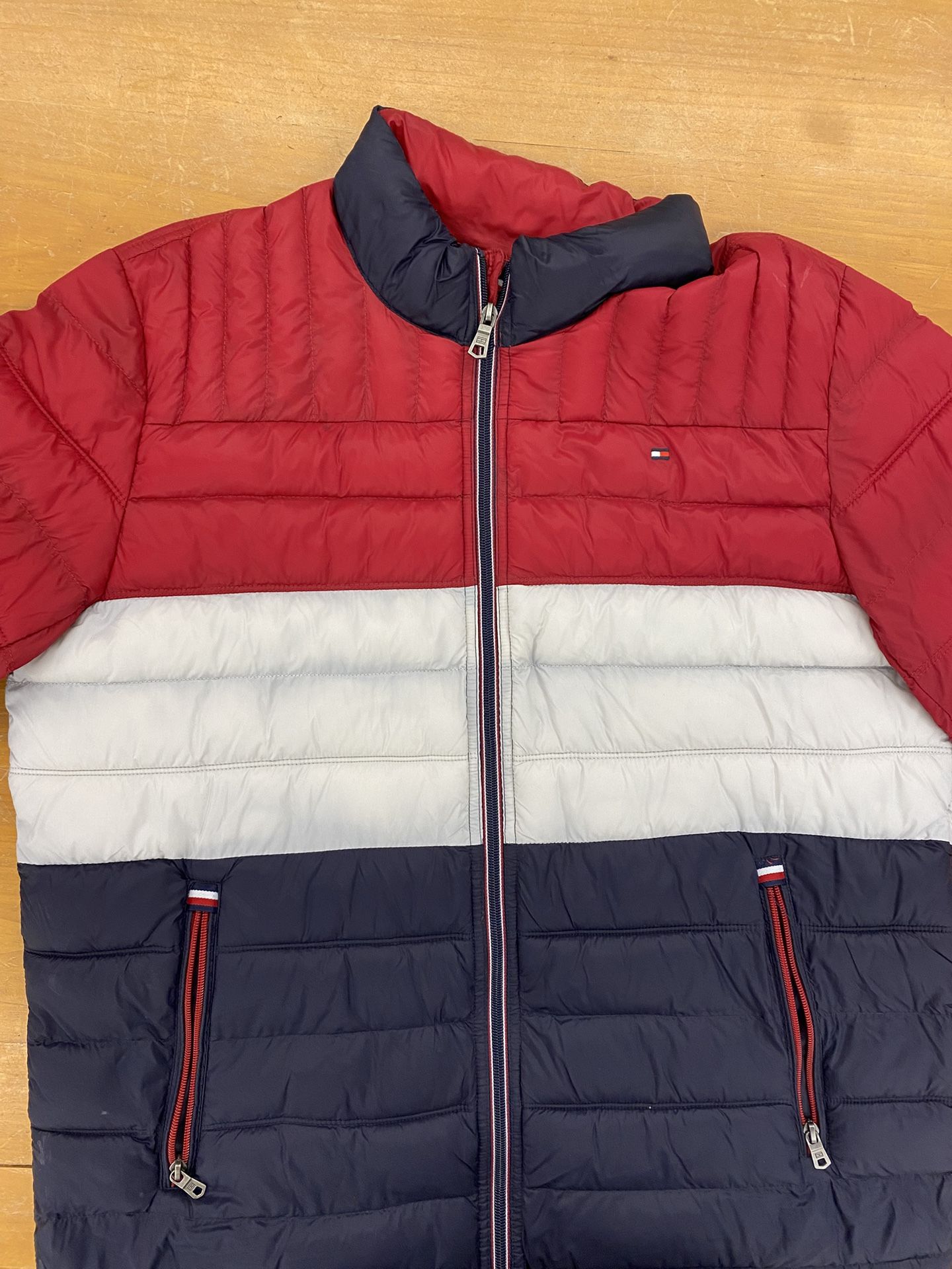 L Tommy Hilfiger puffer jacket