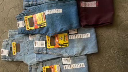Brand New Wrangler Kids Size Jeans Both Slim And Regular 