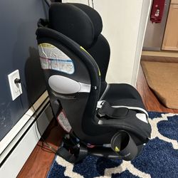 Car Seat. Lightly Used