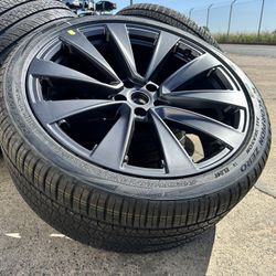 OEM 2025 Tesla Model X Plaid Wheels 265/35/22 and 285/35/22 Pirelli All Season