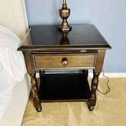 Pottery barn Bedroom Set Including 2 Nightstands And A Dresser 