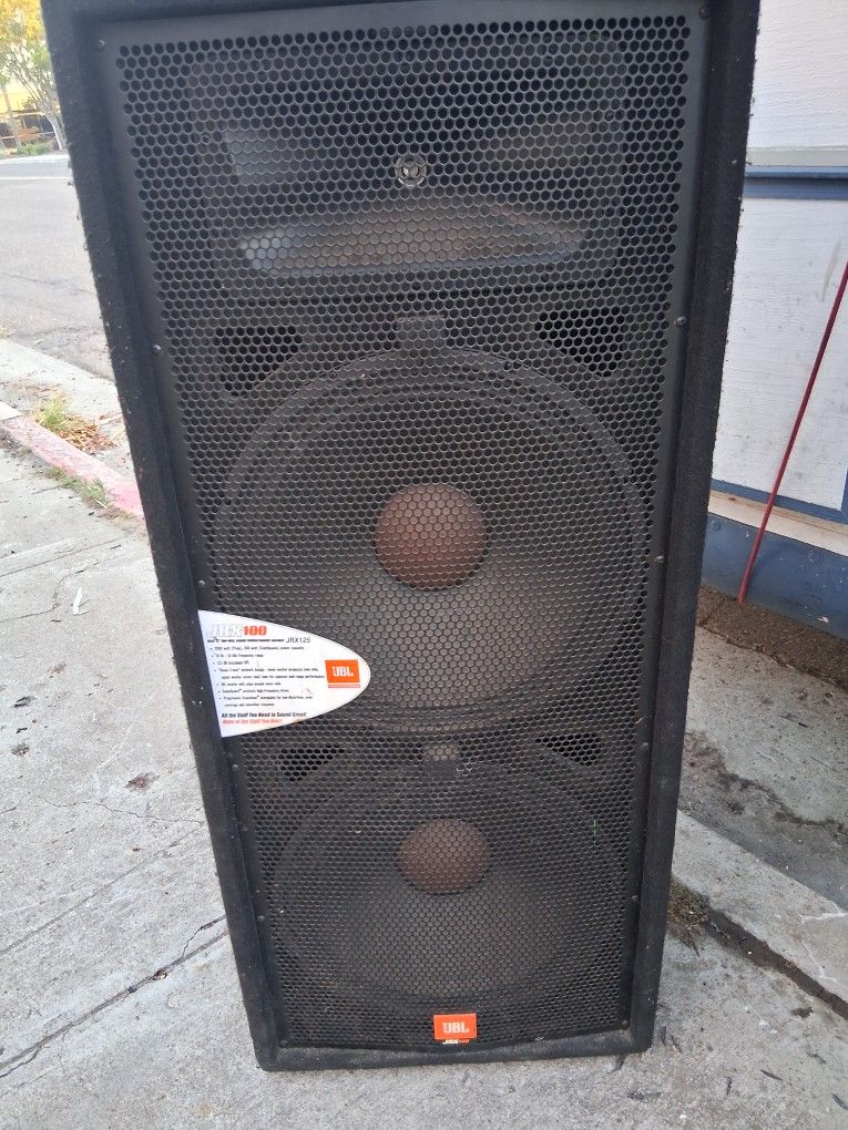 JBL JRX-125 Dual Full Range Professional Speaker W/ 2000w Behringer Amplifier