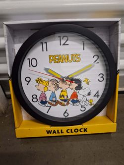 Peanuts Wall Clock Decor