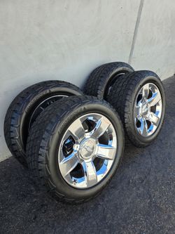 20" CHEVY LTZ rims w/ 275-55R20 tires