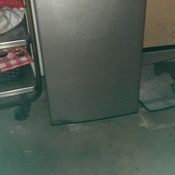 Mini Dorm Fridge 