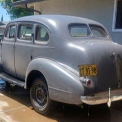 1938 Pontiac 6 Sedan