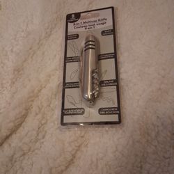 8-in- 1 Multiuse Knife