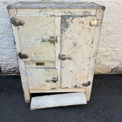 Gibson Pioneer Ice Box 