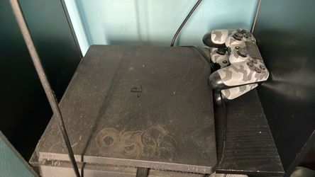 ps4 with controllers