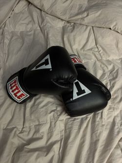 Boxing Gloves 12oz