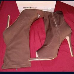 Olivia Jaymes Heels. Size 10