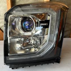 2015-2017 GMC Yukon XL Left Driver Side Headlight OEM (contact info removed)9