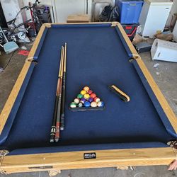 8ft Pool Table