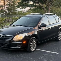 2012 Hyundai Elantra Touring - 1 Owner - Clean Title 