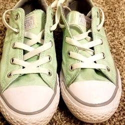 Converse Size 2