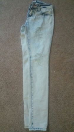 Acid Wash Ripped Jean