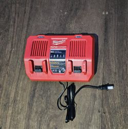 Milwaukee M18 Dual Battery Charger
