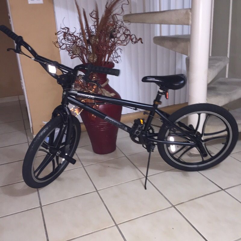 MONGOOSE "Mode 270"(USED BUT GOOD CONDITION) - Freestyle Trick Bike