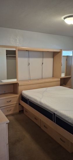 Queen Bedroom Set