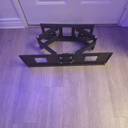 Extended Full Motion TV Wall Mount
