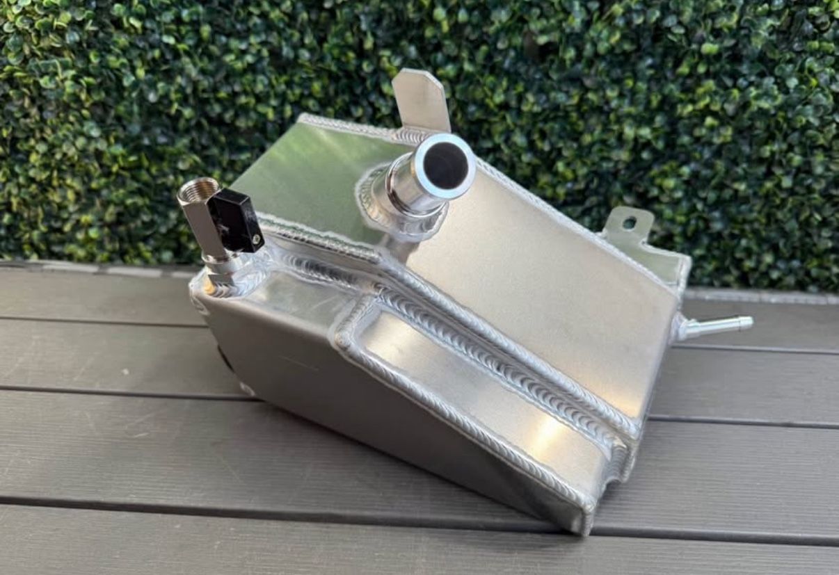05-10 Ford Mustang RS-90 Cap Coolant Recovery Overflow Tank - Aluminum