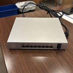 Ubiquiti Networks UniFi Gigabit Switch - 8 Port 