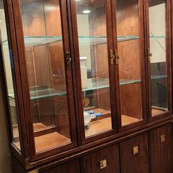 China Cabinet Vintage Style