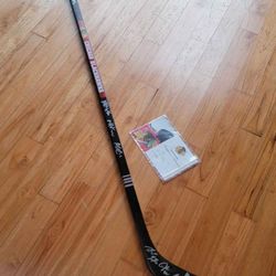 2017-18 Chicago Blackhawks signed hockey stick team with certificate