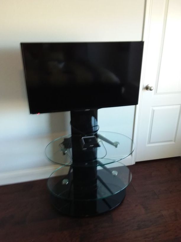 BDI VISTA TV stand (black) AND Insignia 40 inch LED TV
