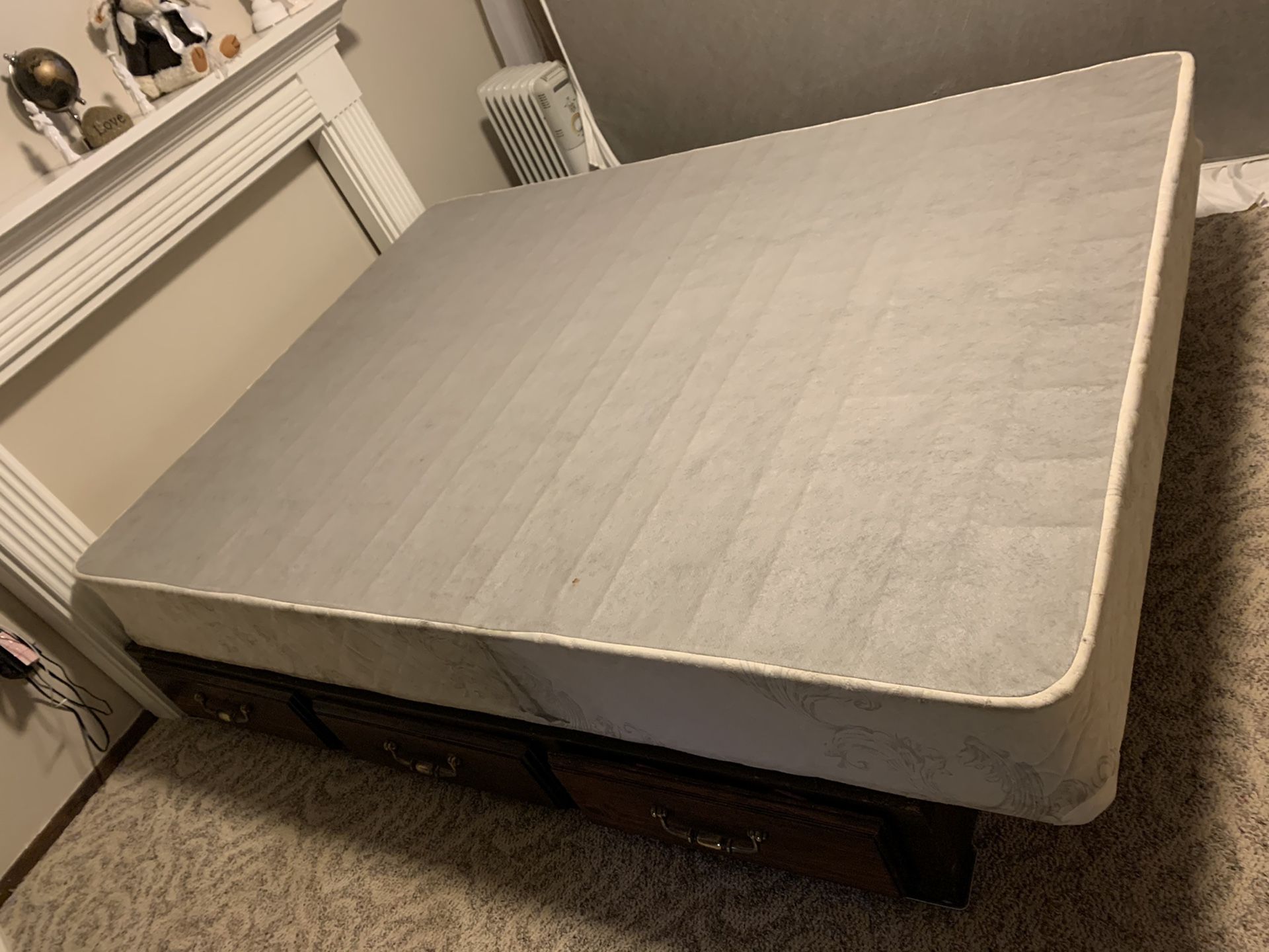 Queen box spring for Sale in Puyallup, WA OfferUp