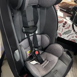CAR SEAT