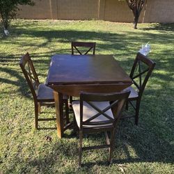 Table With Chairs 