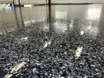 Garage Floors (Flakes)