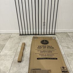 Extra Tall & Wide Pet Gate / Baby Gate - Fits Openings 24” - 40.5”