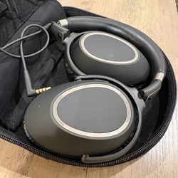 Sennheiser PXC 550 headphones!